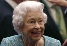 İngiltere Kraliçesi Elizabeth'in NFT Koleksiyonunun Son Müzayedesi Düzenliyor!